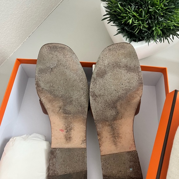 Brown and White Leather Slip-On Sandals - Picture 6 of 14